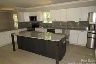 92 St Charles Ct, Hickory, NC 28601 - Photo 4