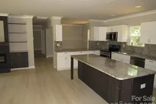 92 St Charles Ct, Hickory, NC 28601 - Photo 6