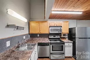 201 S Hoskins Rd, Charlotte, NC 28208 - Photo 2