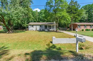 2832 Forest Hills Cir, Rock Hill, SC 29732 - Photo 2