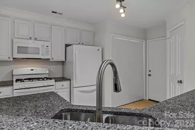 4818 Whistling Oak Court, Charlotte, NC 28269 - Photo 10
