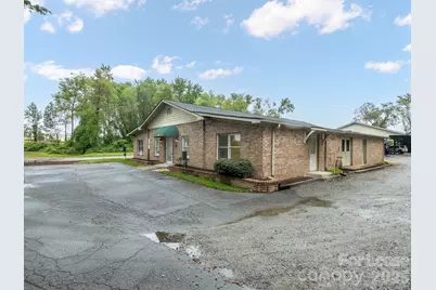 732 Jonesborough Street, Hendersonville, NC 28739 - Photo 1