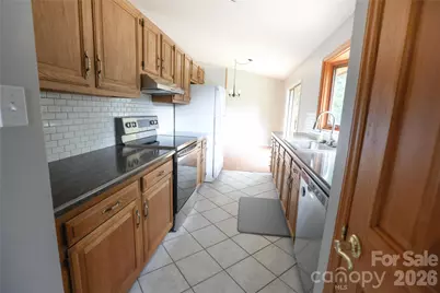 5516 Brookwood Lane, Hickory, NC 28602 - Photo 6