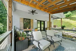 1523 Roaring Fork Rd, Burnsville, NC 28714 - Photo 4