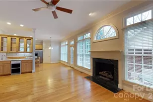 1105 Randolph Oaks Ct, Charlotte, NC 28211 - Photo 2