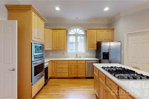 1105 Randolph Oaks Ct, Charlotte, NC 28211 - Photo 6
