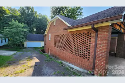 906 Trogdon Street, North Wilkesboro, NC 28659 - Photo 2