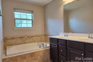 2520 Alyssa Ln, Charlotte, NC 28208 - Photo 8