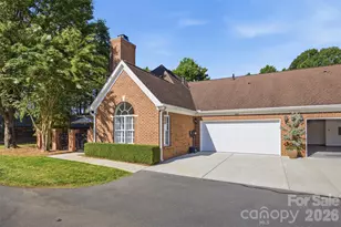 7424 Hurstbourne Green Dr, Charlotte, NC 28277 - Photo 2
