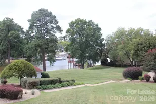 17919 Kings Point Dr, Cornelius, NC 28031 - Photo 20