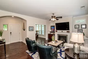 147 Brawley Point Cir, Mooresville, NC 28117 - Photo 8