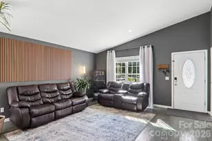 932 Monte Vista Rd, Candler, NC 28715 - Photo 6