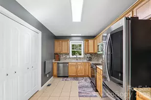 932 Monte Vista Rd, Candler, NC 28715 - Photo 14