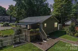 932 Monte Vista Rd, Candler, NC 28715 - Photo 2