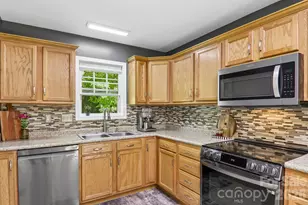 932 Monte Vista Rd, Candler, NC 28715 - Photo 16