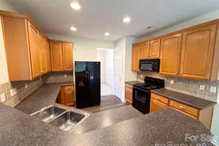 17240 Westmill Ln, Charlotte, NC 28277 - Photo 2