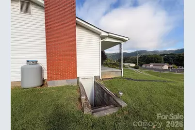 175 Hampshire Drive, Waynesville, NC 28786 - Photo 22