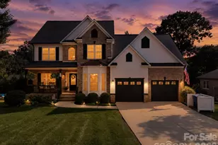 910 44th Ave Ct NE, Hickory, NC 28601 - Photo 2