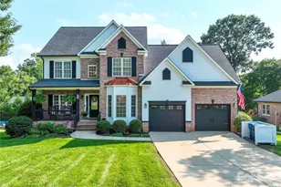 910 44th Ave Ct NE, Hickory, NC 28601 - Photo 1