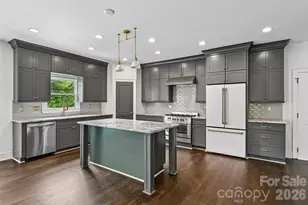 5609 Camilla Dr, Charlotte, NC 28226 - Photo 2