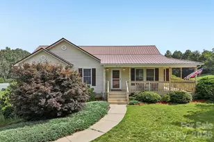 410 Crawford Rd, Waynesville, NC 28786 - Photo 2