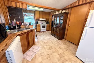 139 N Ridge Dr, Waynesville, NC 28785 - Photo 8