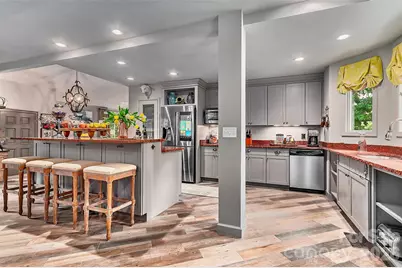 22 Bittersweet Lane, Asheville, NC 28805 - Photo 2