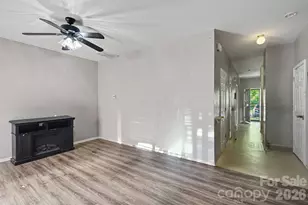 2729 Meadow Knoll Dr, Charlotte, NC 28269 - Photo 8