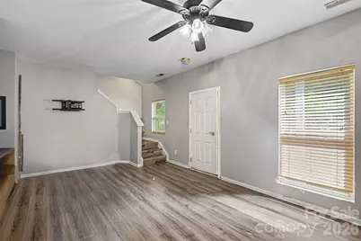 2729 Meadow Knoll Drive, Charlotte, NC 28269 - Photo 6
