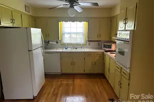 401 S Hickory St, Pageland, SC 29728 - Photo 4