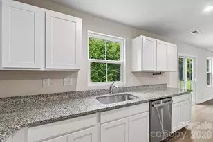 6931 Ludell Ln, Charlotte, NC 28215 - Photo 18