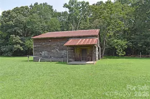 1330 Rosehill Dr, Lincolnton, NC 28092 - Photo 2