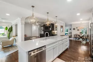 1324 Redcoat Dr, Charlotte, NC 28211 - Photo 12