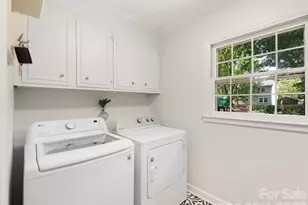1324 Redcoat Dr, Charlotte, NC 28211 - Photo 34