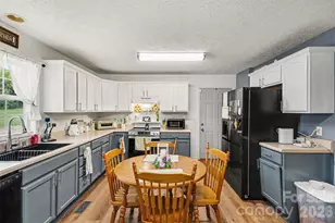 409 Baker St, Kings Mountain, NC 28086 - Photo 10