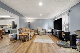 409 Baker St, Kings Mountain, NC 28086 - Photo 6