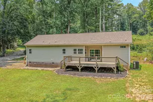 17 Berry Hill Rd, Asheville, NC 28806 - Photo 2
