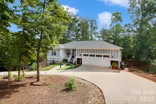 243 Dublin Ln, Columbus, NC 28722 - Photo 2