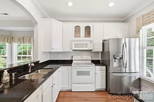 702 Torrey Pines Ln, Fort Mill, SC 29715 - Photo 8