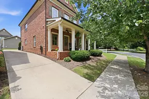 6333 Kennard Dr, Charlotte, NC 28216 - Photo 2