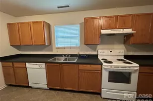 3015 Meadow Knoll Dr, Charlotte, NC 28269 - Photo 8