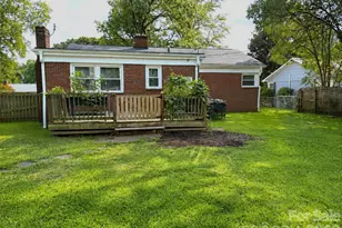 1327 Dresden Dr W, Charlotte, NC 28205 - Photo 2