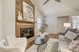 7333 Carrbridge Ln, Charlotte, NC 28226 - Photo 2
