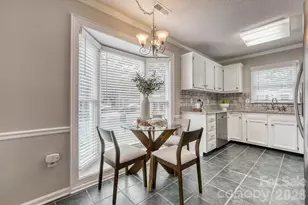 7333 Carrbridge Ln, Charlotte, NC 28226 - Photo 8