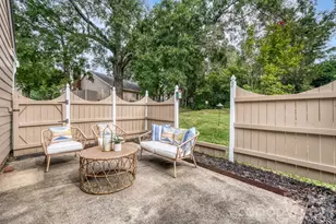 7333 Carrbridge Ln, Charlotte, NC 28226 - Photo 22