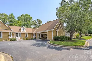902 Woodlea Ct, Asheville, NC 28806 - Photo 2
