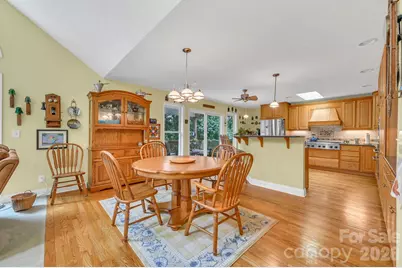 230 Carriage Summitt Way #2423, Hendersonville, NC 28791 - Photo 16