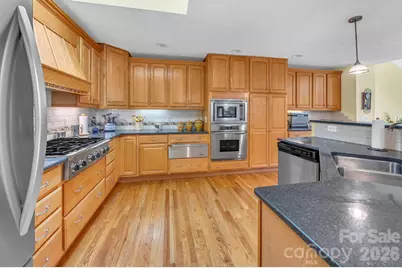 230 Carriage Summitt Way #2423, Hendersonville, NC 28791 - Photo 14