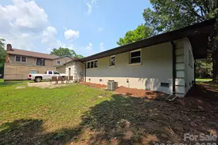 1501 Vancouver Dr, Charlotte, NC 28213 - Photo 36