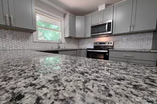 1501 Vancouver Dr, Charlotte, NC 28213 - Photo 6